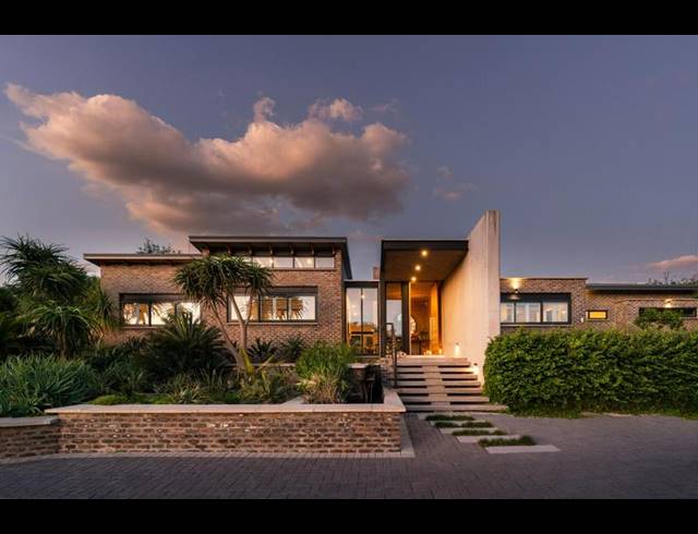 4 BEDROOM HOUSE FOR SALE IN BEAULIEU